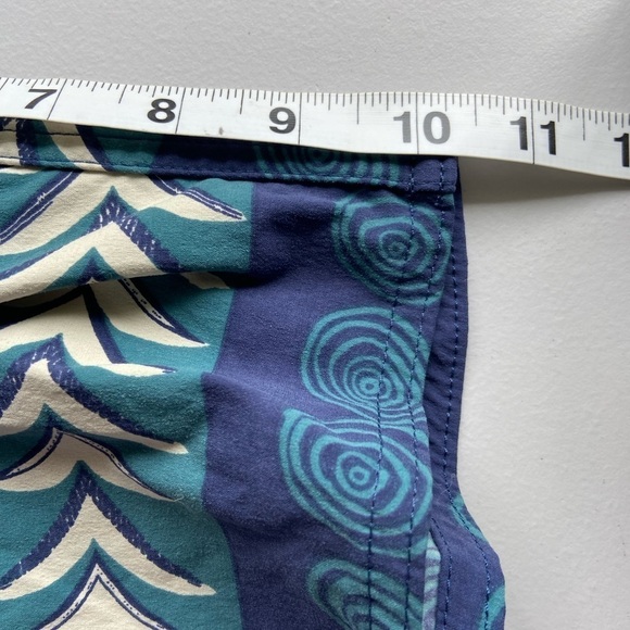 PATAGONIA Board Swim Shorts Size 32 M Wayfarer Geometric All Over Pattern 10” - Picture 7 of 10